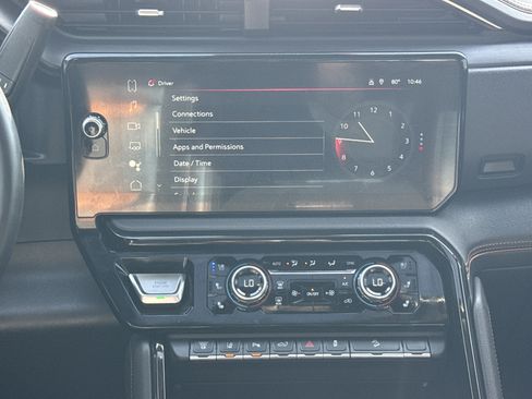 Used 2024 GMC Sierra 2500 AT4 w/ AT4 Preferred Package image 17