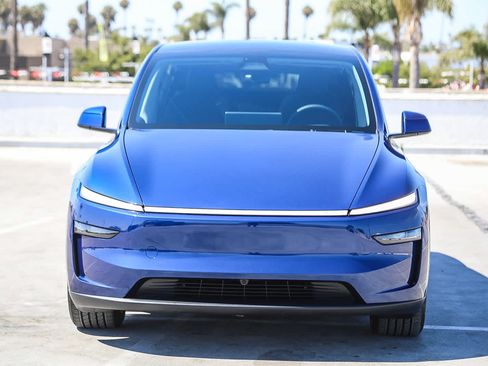 Used 2026 Tesla Model Y Long Range AWD/4WD image 3