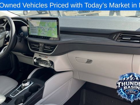 Used 2023 Ford Escape Platinum AWD/4WD image 24