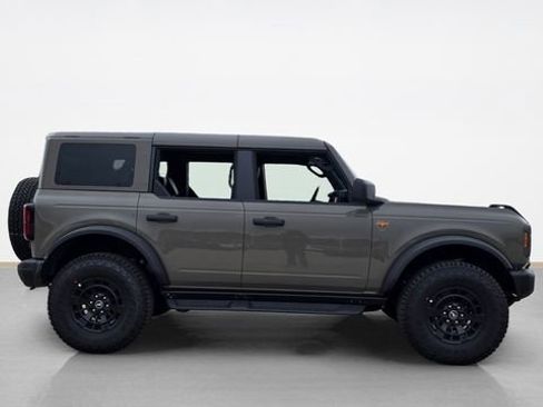 New 2026 Ford Bronco Badlands w/ Sasquatch Package AWD/4WD image 2