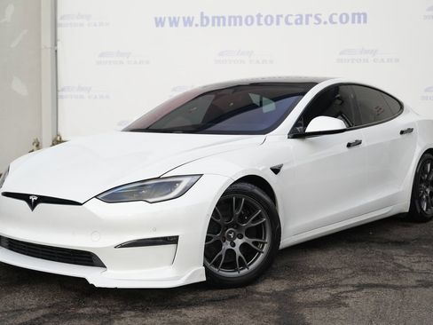 Used 2022 Tesla Model S Plaid image 2