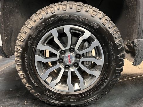 Used 2021 GMC Sierra 1500 AT4 image 18