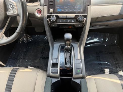 Used 2020 Honda Civic EX image 17