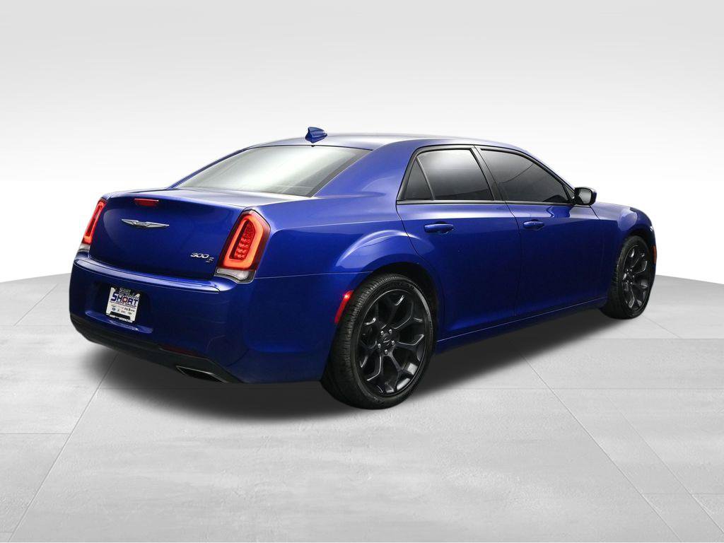 Used 2019 Chrysler 300 S RWD image 5