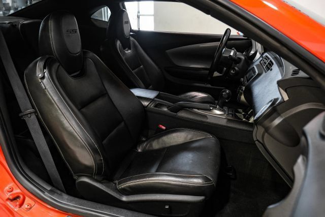 Used 2010 Chevrolet Camaro SS w/ LPO, Ground Effects Package RWD image 26