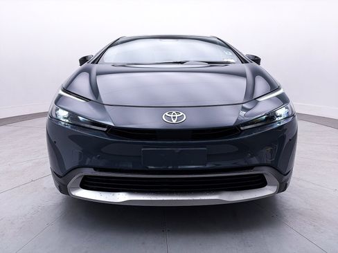 Used 2025 Toyota Prius Plug-In Hybrid image 11