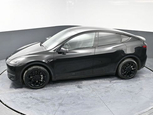 Used 2023 Tesla Model Y Long Range image 44