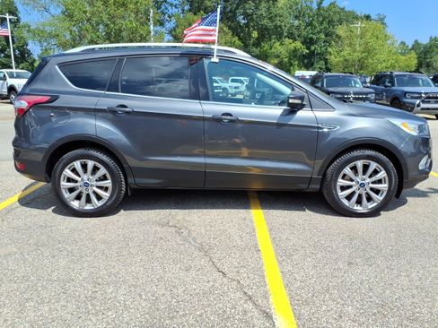 Used 2018 Ford Escape Titanium AWD/4WD image 9