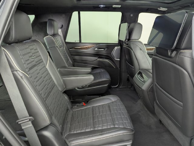 Used 2023 Cadillac Escalade Sport Platinum w/ LPO, ONYX Package AWD/4WD image 25