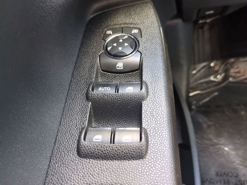 Used 2018 Ford EcoSport SE w/ SE Convenience Package image 24