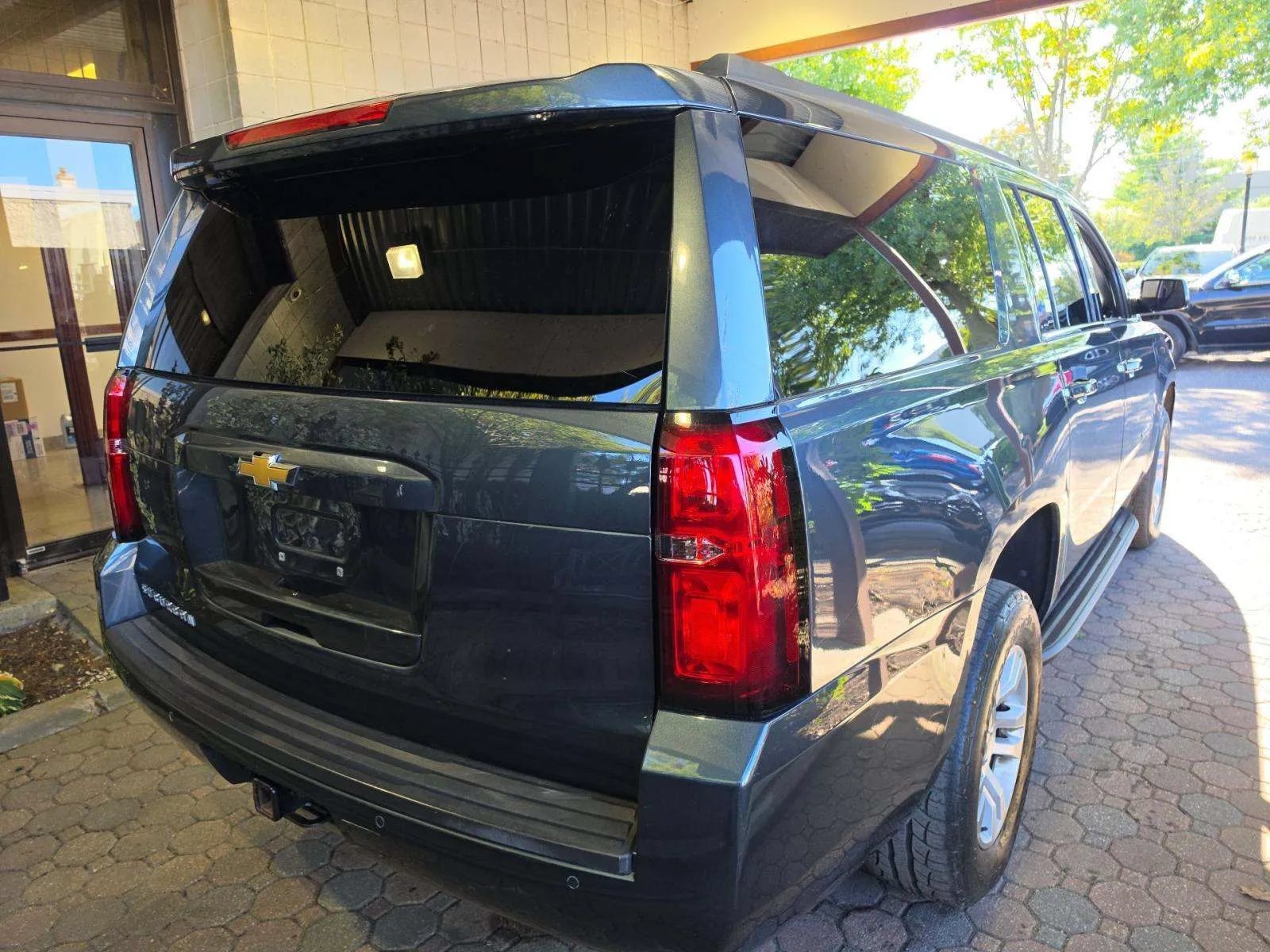 Used 2019 Chevrolet Suburban LS AWD/4WD image 3