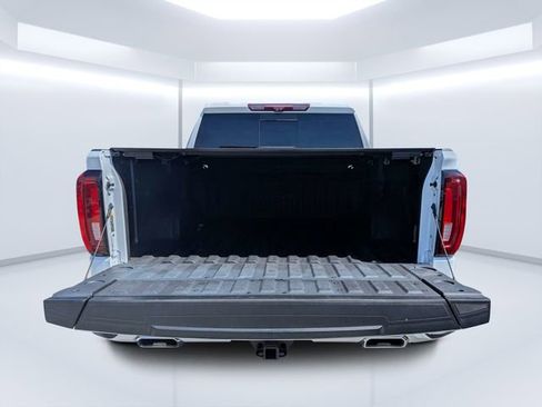 Used 2022 GMC Sierra 1500 AT4 w/ Technology Package AWD/4WD image 13