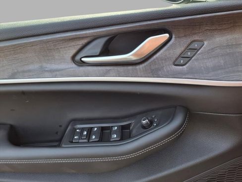 New 2025 Jeep Grand Cherokee Limited image 17