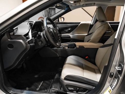 Used 2020 Lexus ES 350 w/ Premium Package image 4