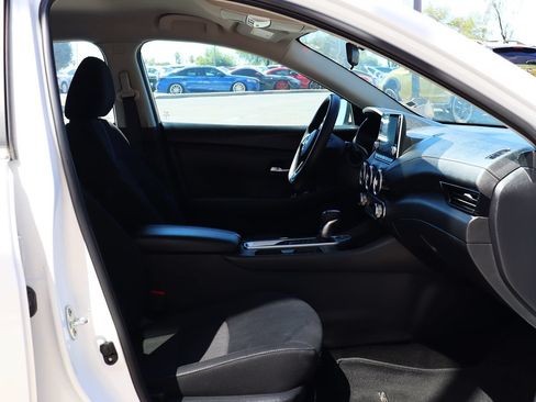 Used 2024 Nissan Sentra SV FWD image 30