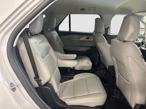 Used 2026 Ford Explorer Active w/ Active Comfort Package RWD image 19