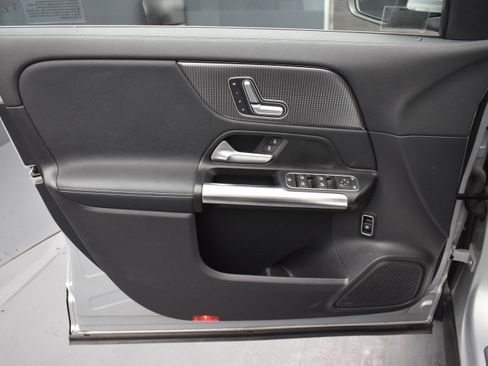 Used 2021 Mercedes-Benz GLA 250 4MATIC image 9