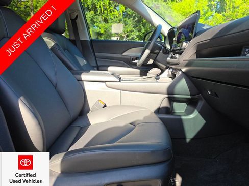 Certified 2024 Toyota Grand Highlander FWD image 14