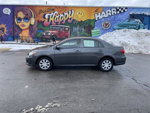 Used 2013 Toyota Corolla L image 2