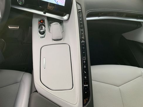 Used 2024 Chevrolet Corvette Z06 image 21