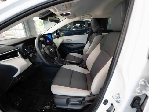 Used 2025 Toyota Corolla LE w/ LE Premium Package FWD image 9