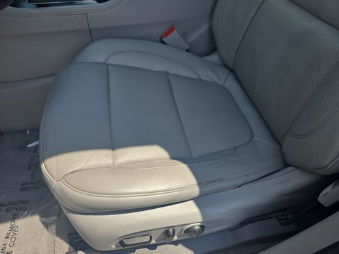 Used 2017 GMC Acadia SLT w/ LPO, Cargo Package FWD image 30