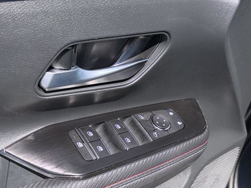 Certified 2025 Nissan Kicks SR FWD image 24