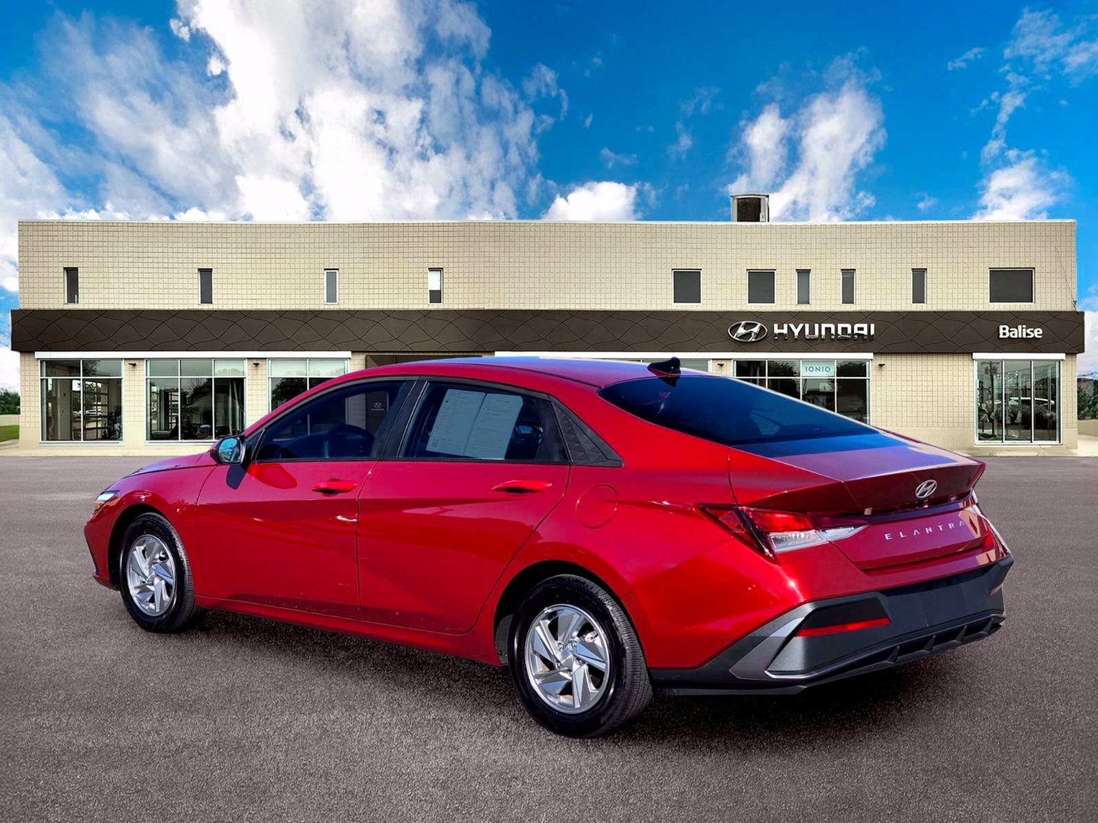 Certified 2026 Hyundai Elantra SE FWD image 5