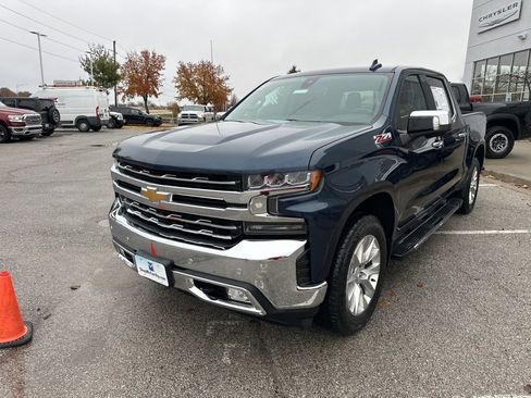 Used 2019 Chevrolet Silverado 1500 LTZ image 12