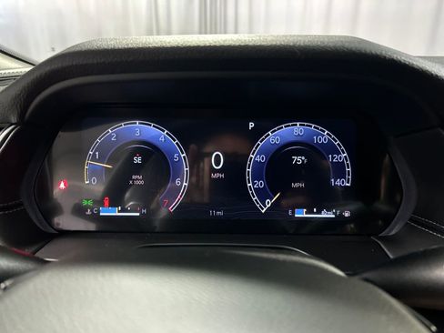 New 2025 Jeep Grand Cherokee Altitude image 14