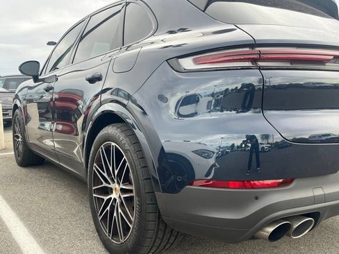 Used 2024 Porsche Cayenne S AWD/4WD image 5