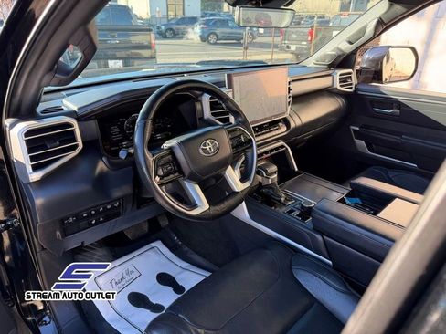 Used 2022 Toyota Tundra Platinum AWD/4WD image 34