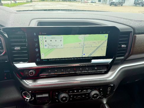 Used 2024 Chevrolet Silverado 1500 High Country w/ Technology Package image 17