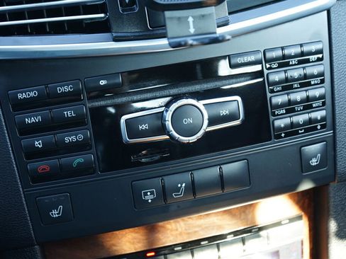 Used 2013 Mercedes-Benz E 350 Sedan image 20