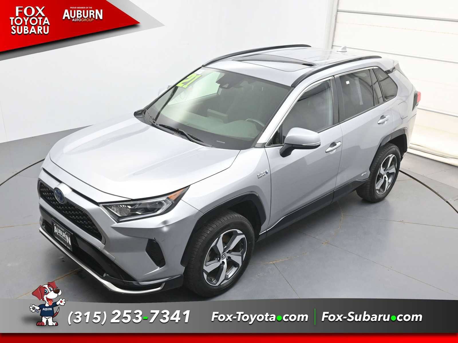 Used 2021 Toyota RAV4 SE w/ Weather & Moonroof Package AWD/4WD image 33