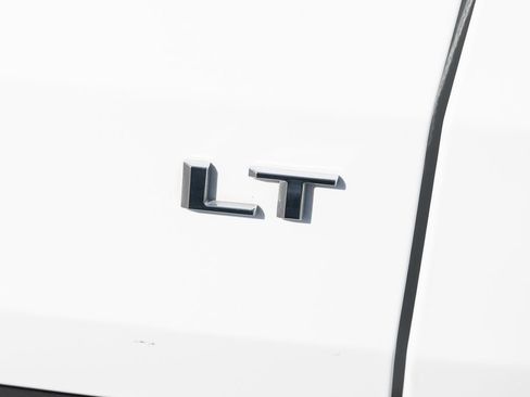 Used 2024 Chevrolet Traverse LT AWD/4WD image 13