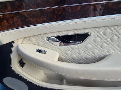 Used 2021 Bentley Continental GT image 24