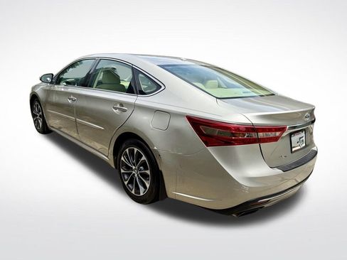 Used 2017 Toyota Avalon XLE FWD image 5