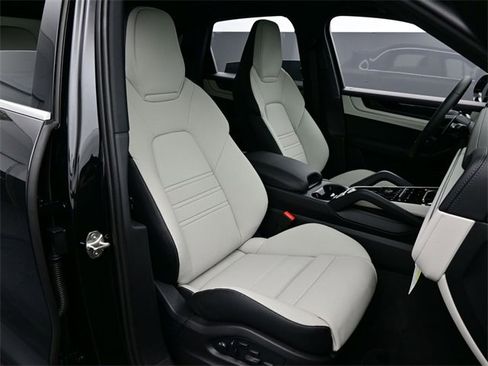 New 2026 Porsche Cayenne E-Hybrid image 23