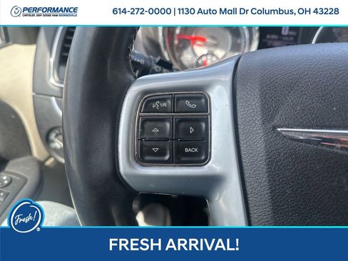 Used 2012 Chrysler Town & Country Touring w/ Entertainment Group #1 FWD image 16