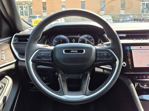 Used 2026 Jeep Grand Cherokee Limited AWD/4WD image 14