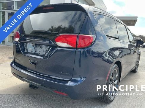 Used 2018 Chrysler Pacifica Limited image 8