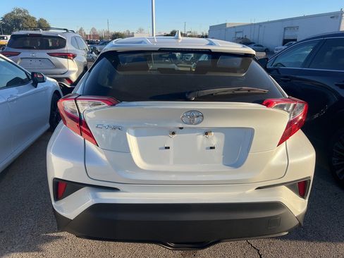Used 2021 Toyota C-HR XLE image 5