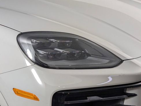 New 2026 Porsche Cayenne image 15