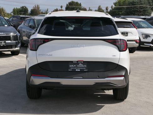 New 2026 Kia Sportage LX image 5