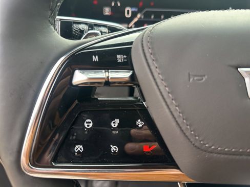 Used 2025 Cadillac Escalade ESV V w/ LPO, ONYX Package image 21