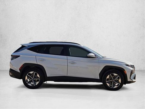 Used 2025 Hyundai Tucson SEL FWD image 4