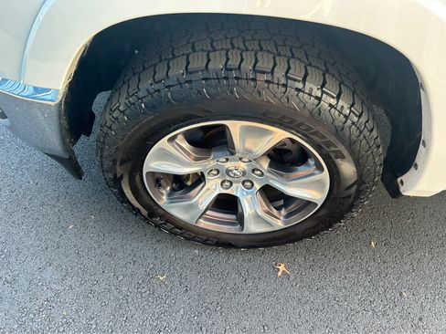 Used 2022 RAM 1500 Laramie image 32