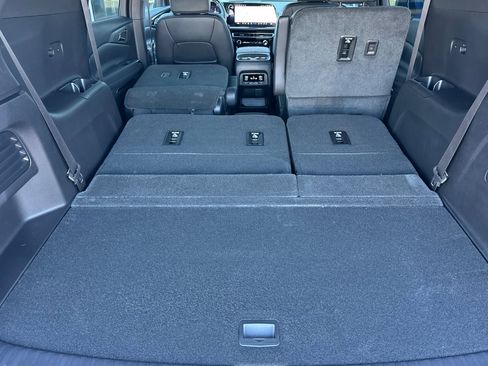 New 2026 Chevrolet Traverse High Country w/ LPO, Illumination Package image 16