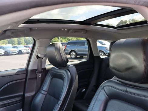 Used 2020 Lincoln Corsair AWD w/ Premium Package image 5